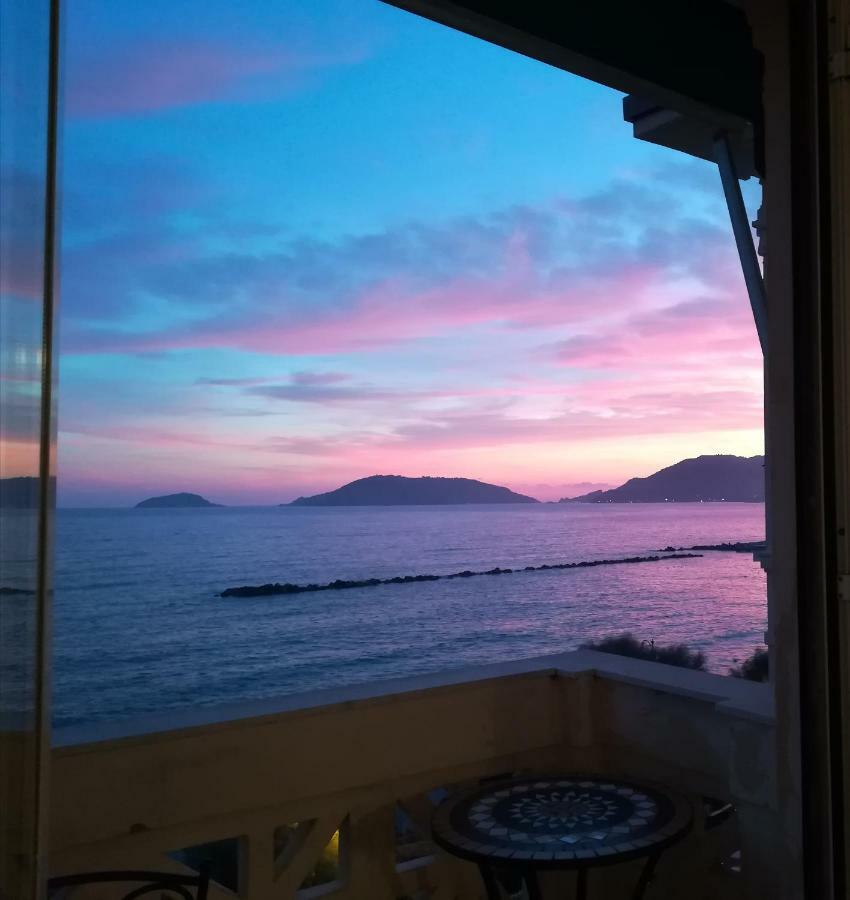 Il Faro Dei Poeti Leilighet Lerici Eksteriør bilde